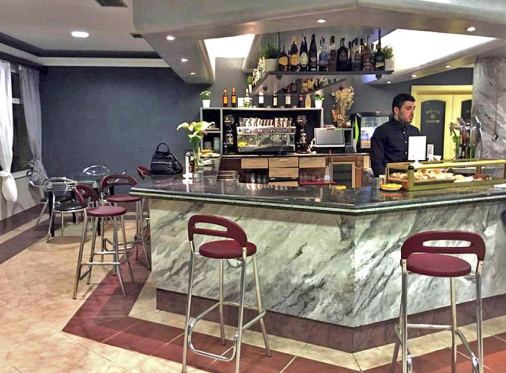 Hotel Real De Castilla ทอร์เดซียัส ภายนอก รูปภาพ