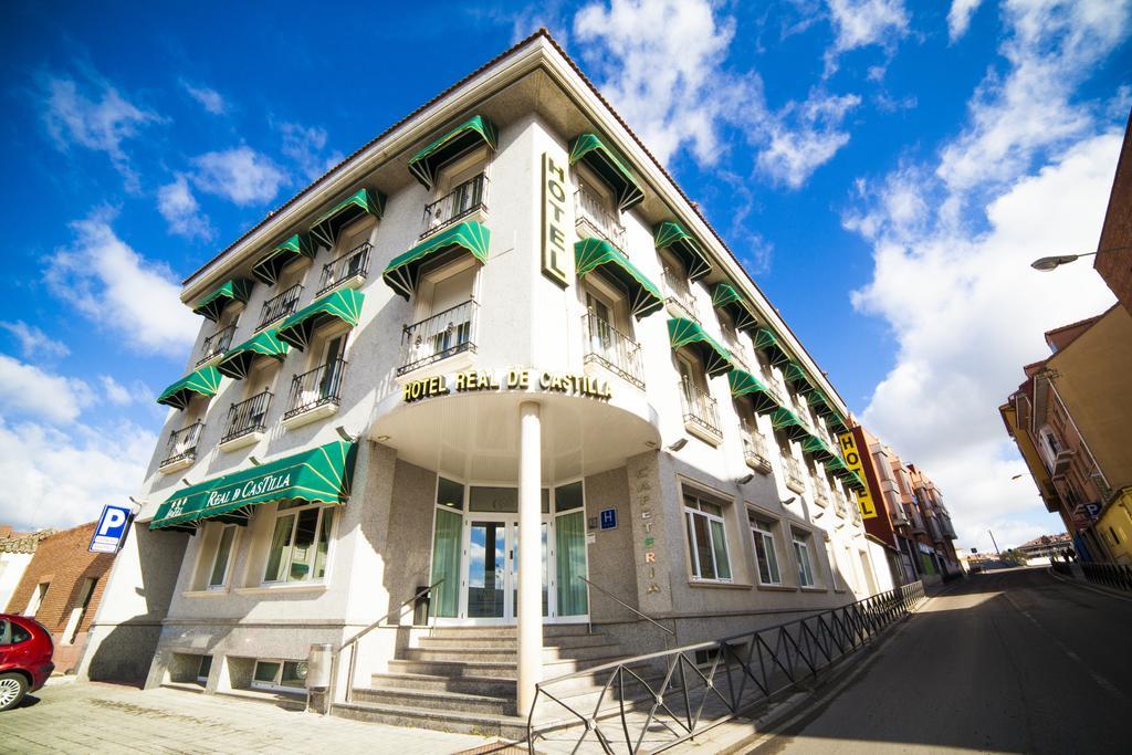 Hotel Real De Castilla ทอร์เดซียัส ภายนอก รูปภาพ